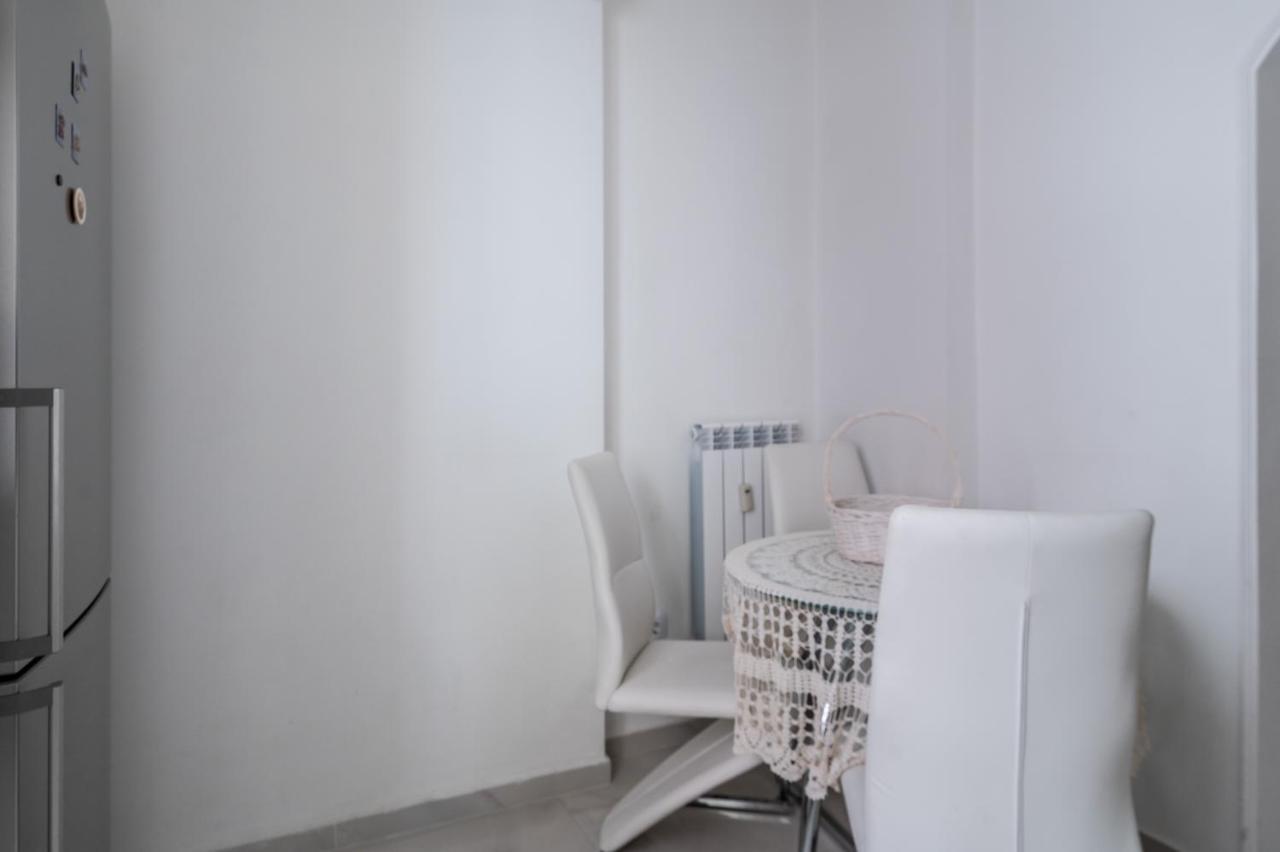Central 2-Bd Bright Apartment In Sofia By Flat Mаnager المظهر الخارجي الصورة